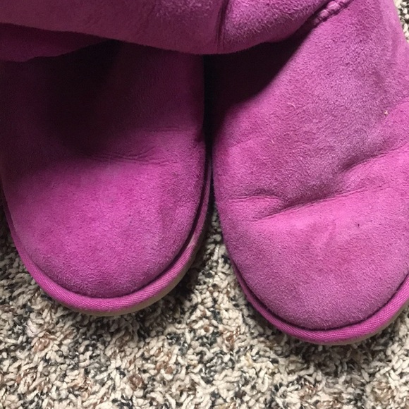🪬STEAL ALERT 🚨 UGGS Hot Pink Size 6 Mid Rise Boots Excellent Used Condition! - Picture 9 of 9